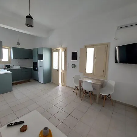 Holiday home Diasino House In Vroutsi *